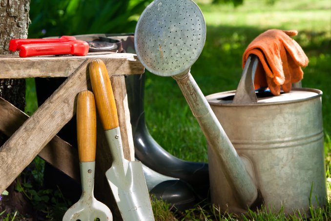attrezzi-giardinaggio-piante