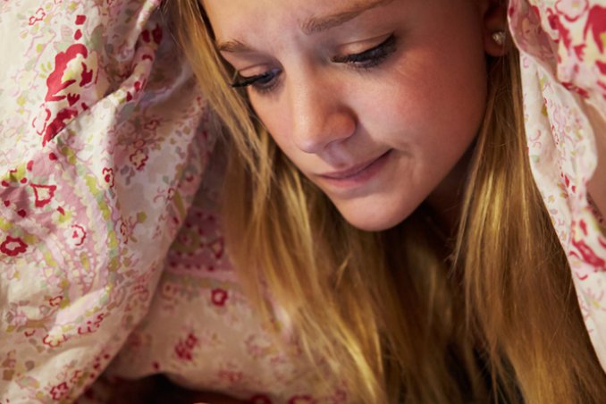 benessere dormire figli sonno ps sms errore adolescenza riposare indispensabile donne donna