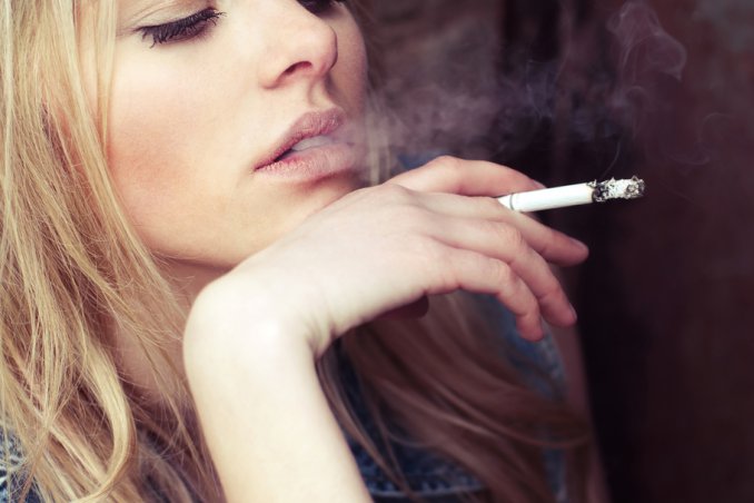 fumo danni pelle invecchiamento