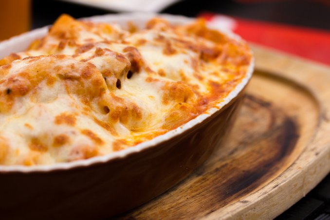 lasagna pasta condimento sugo salsiccia uova Carnevale