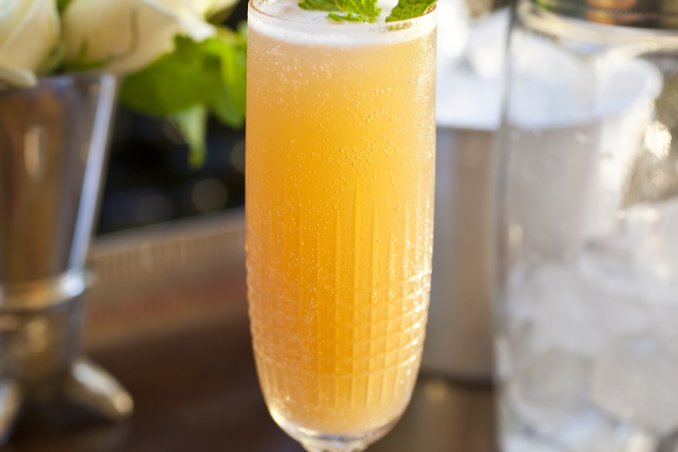 Cocktail Momosa Buck's Fizz champagne succo arancia