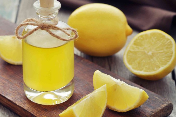 olio essenziale di limone fatto in casa