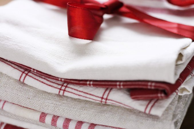 Come eliminare le macchie difficili dalle tovaglie