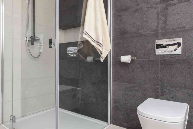 come pulire la doccia