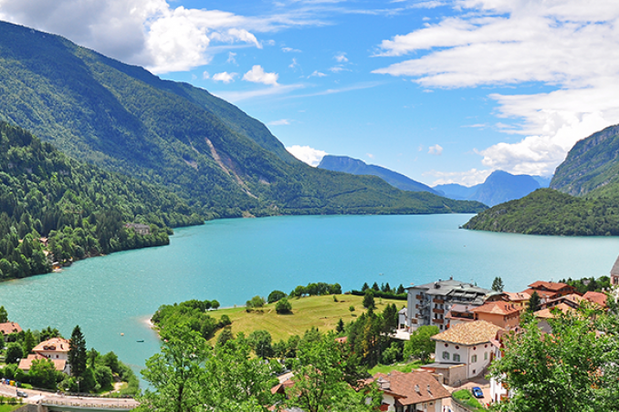 Il Trentino dei laghi e dei passi dolomitici