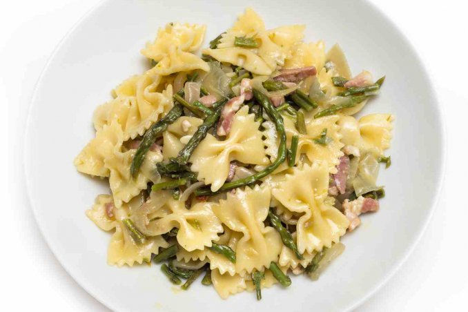 Ricetta farfalle speck e asparagi 