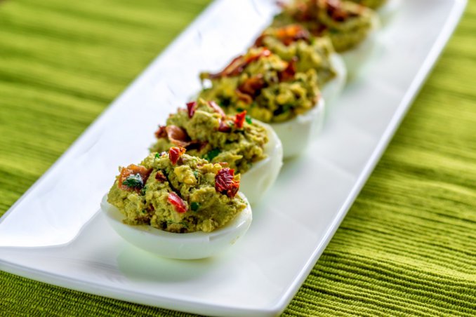 uova ripiene, ricette primaverili, avocado