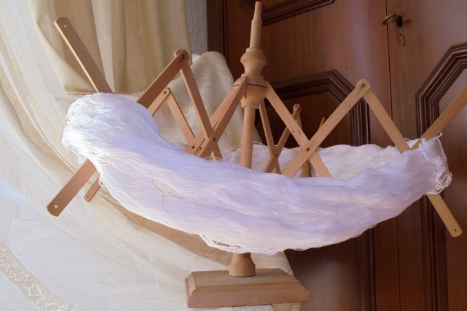 filo ricamo ingiallito, filo uncinetto ingiallito, filo crochet ingiallito