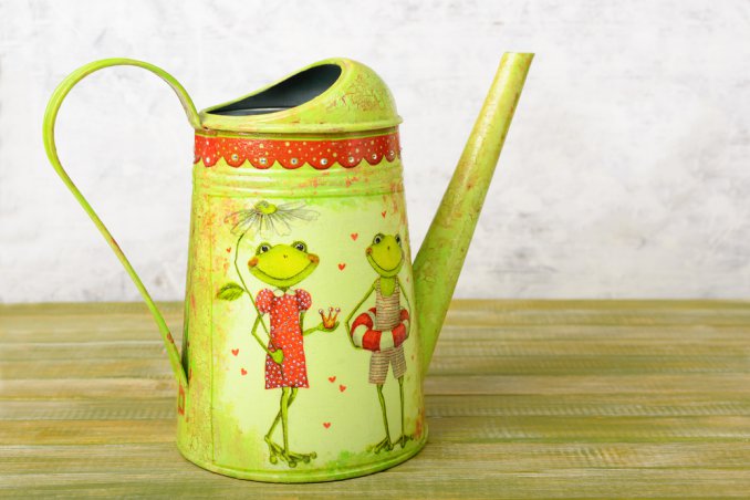 annaffiatoio decoupage, lavoretti fai da te decoupage