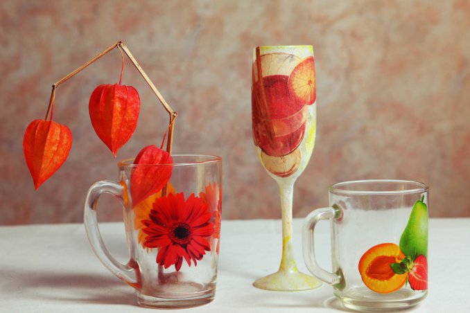 come decorare bicchieri di vetro, decoupage vetro
