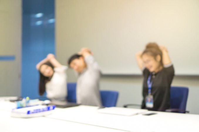 esercizi-mal-di-schiena-da-ufficio