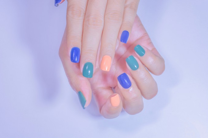 applicare gel unghie