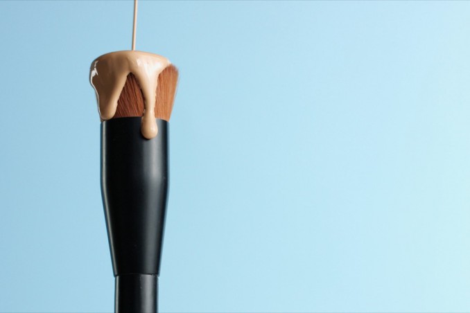 fondotinta, pennello, uso