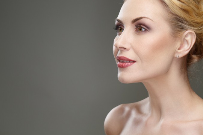 trucco, occhi, sessantenne