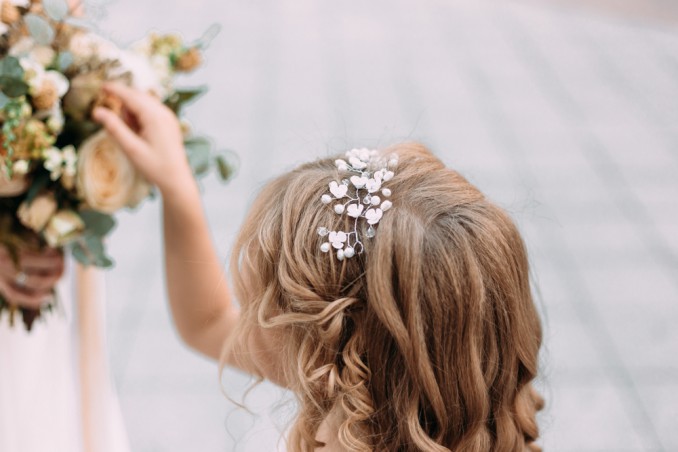 acconciature damigella matrimonio