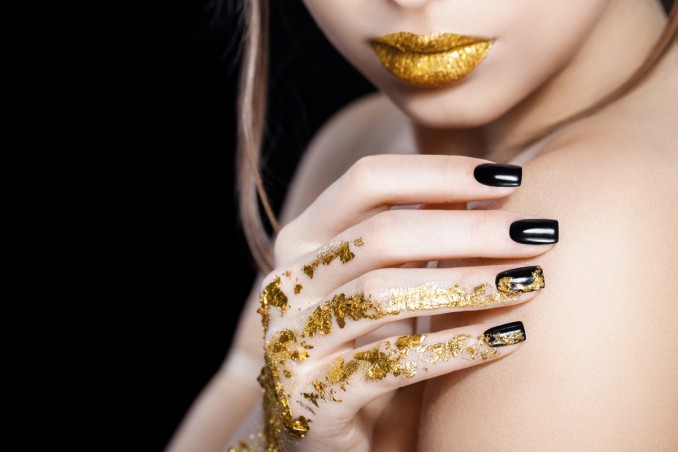 foil nail art, decorazione unghie, come realizzarla