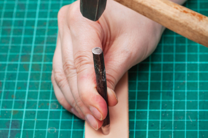 come fare buco cintura senza pinza, come fare buco cintura