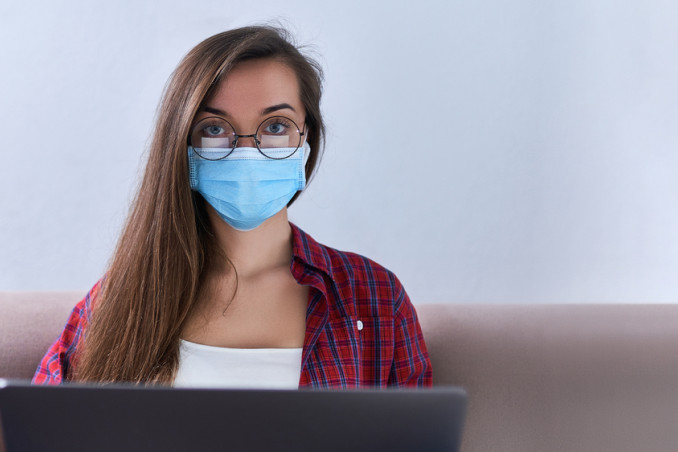 Occhiali e mascherina