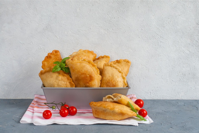 calzoni fritti pugliesi, come si preparano, ricette della Puglia