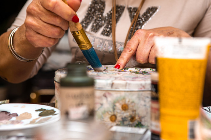 come fissare decoupage, come rifinire decoupage