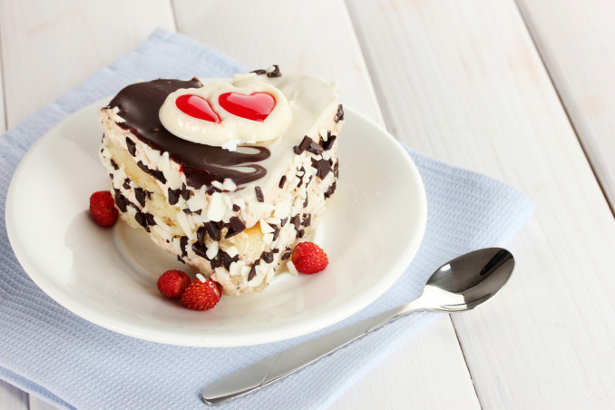 torte a forma di cuore decorate con il cioccolato, torte decorate con il cioccolato, torte a forma di cuore decorate