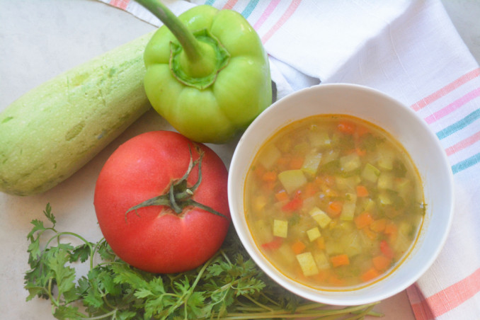 preparare minestrone estivo
