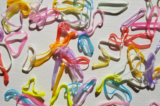 pittura con  elastici